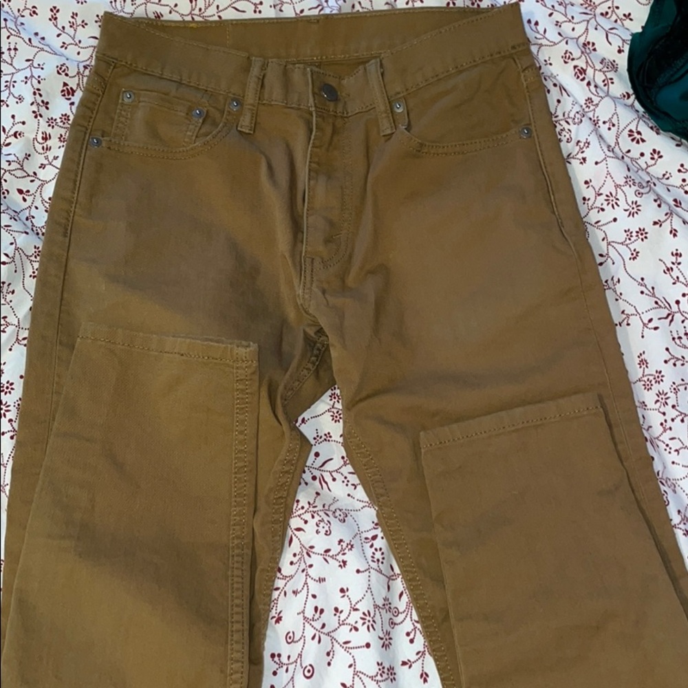 Levi’s color camel